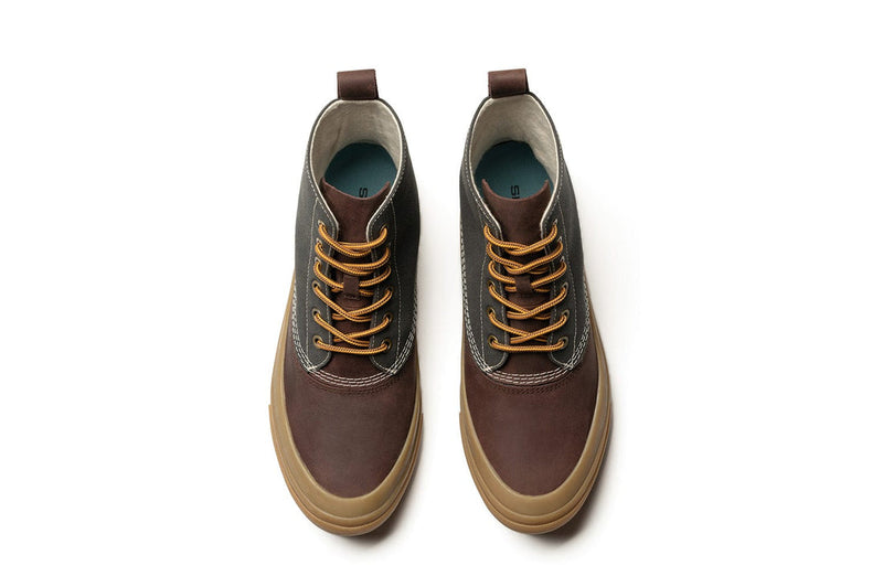 SeaVees Cascade Range Boot leather boots in brown and gray with tan laces and gum rubber outsole, top view.
