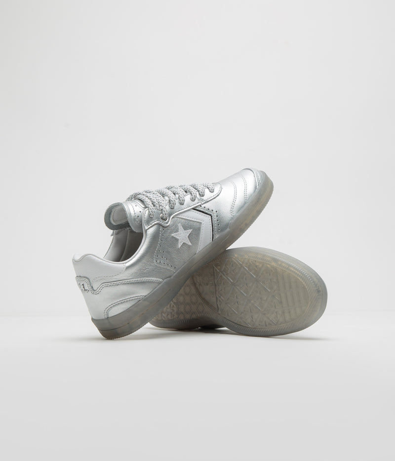 Converse Cons Louie Lopez Pro 2 Ox Shoes in Silver and White / Black