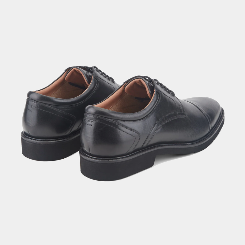 Rockport Findlay Lace-up Almond Toe Oxfords in black leather with cushioned insoles, back view showing heel and stitching details.