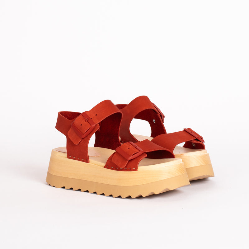 Gigi in Poppy