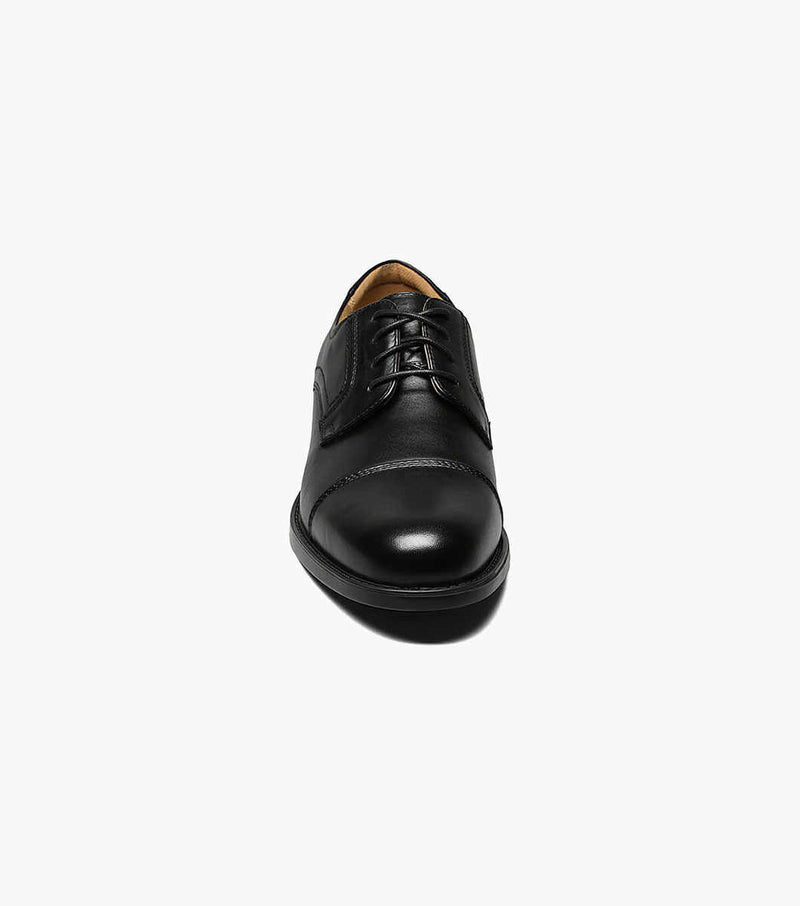 Florsheim Midtown Cap Oxford dress shoe in black leather with cap toe design and traditional lace closure, front view.