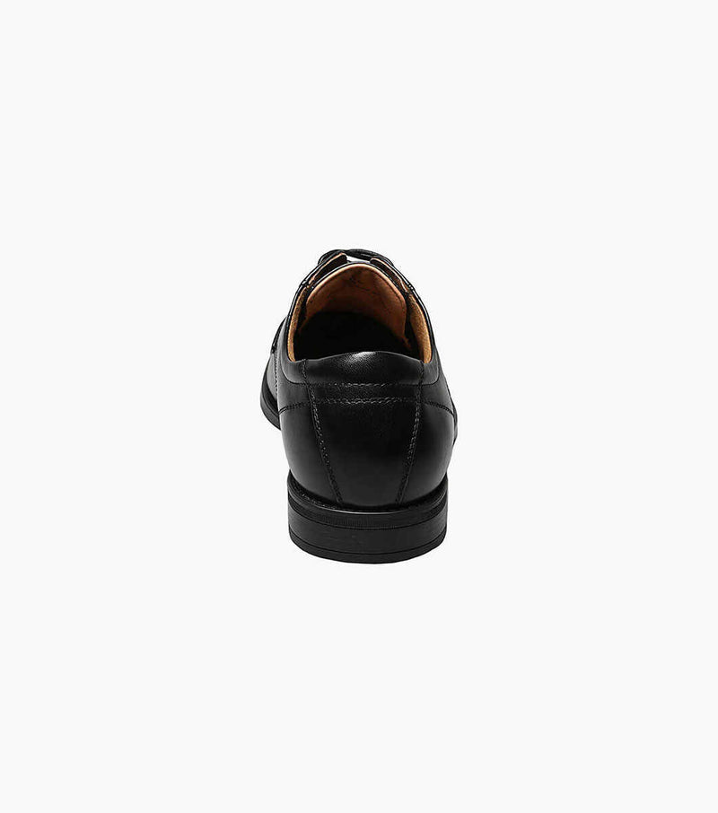 Florsheim Midtown Cap Oxford dress shoe in black leather with stitched heel details, back view.