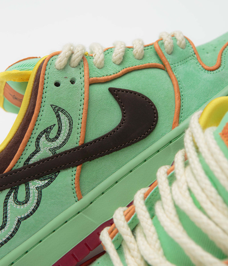 Nike SB Dunk Low Pro 'Rodeo' Shoes in Tourmaline and Baroque Brown and Monarch