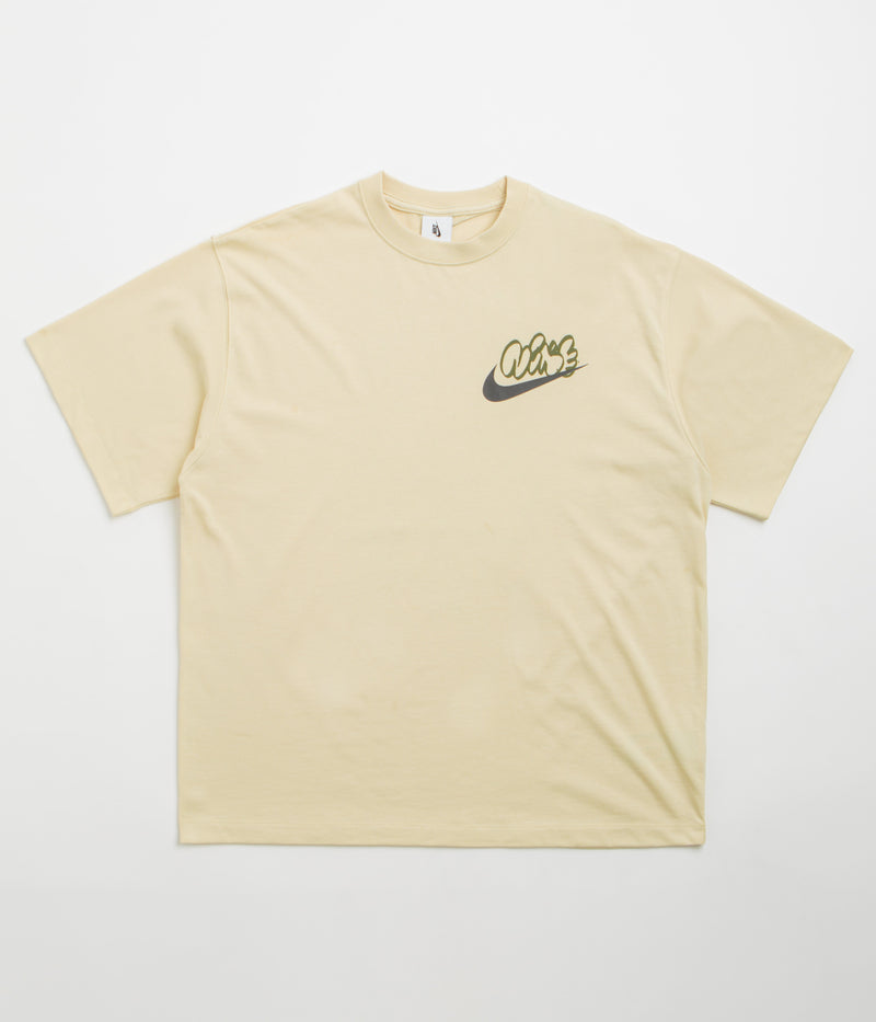 Nike Solo Swoosh GPX T-Shirt in Light Khaki