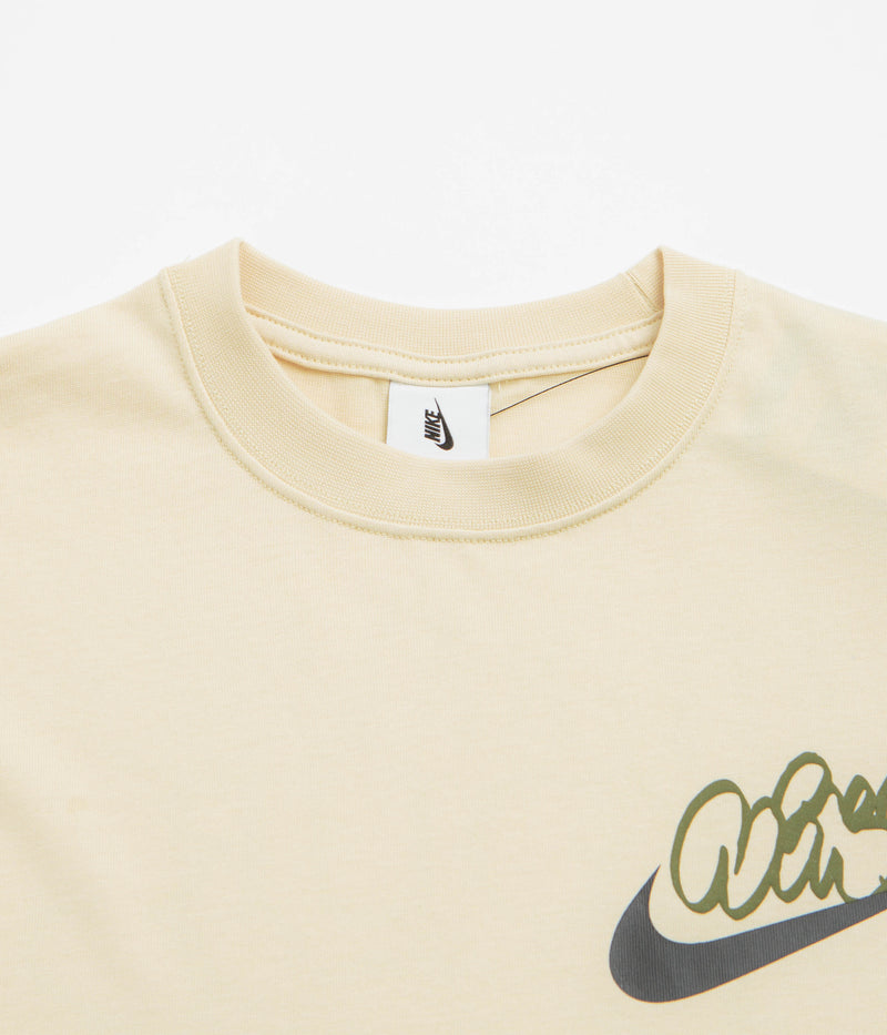 Nike Solo Swoosh GPX T-Shirt in Light Khaki