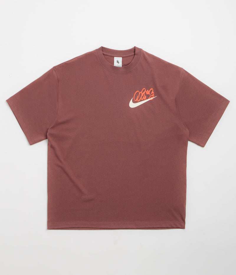 Nike Solo Swoosh GPX T-Shirt in Red Sepia