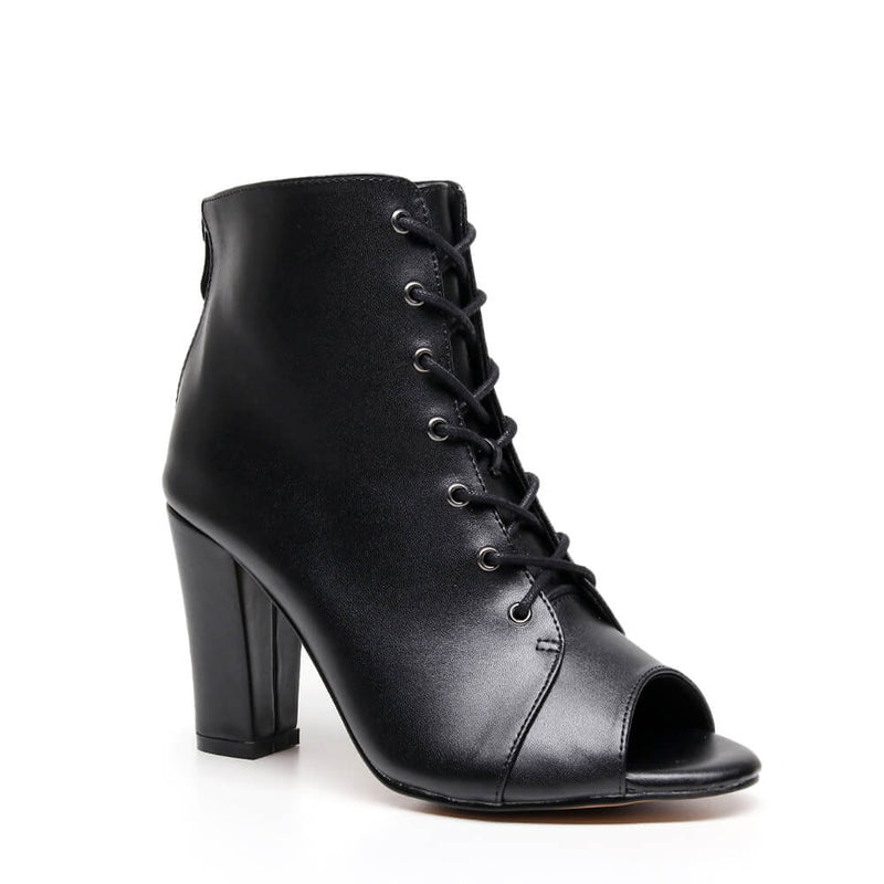 Parker Wide Fit - Black Vegan Leather - Street Sole