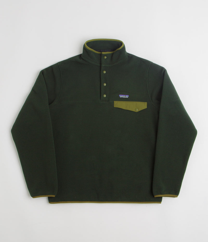 Patagonia Lightweight Synchilla Snap-T Fleece in Old Growth Green