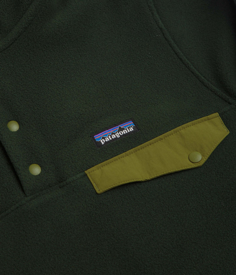 Patagonia Lightweight Synchilla Snap-T Fleece in Old Growth Green