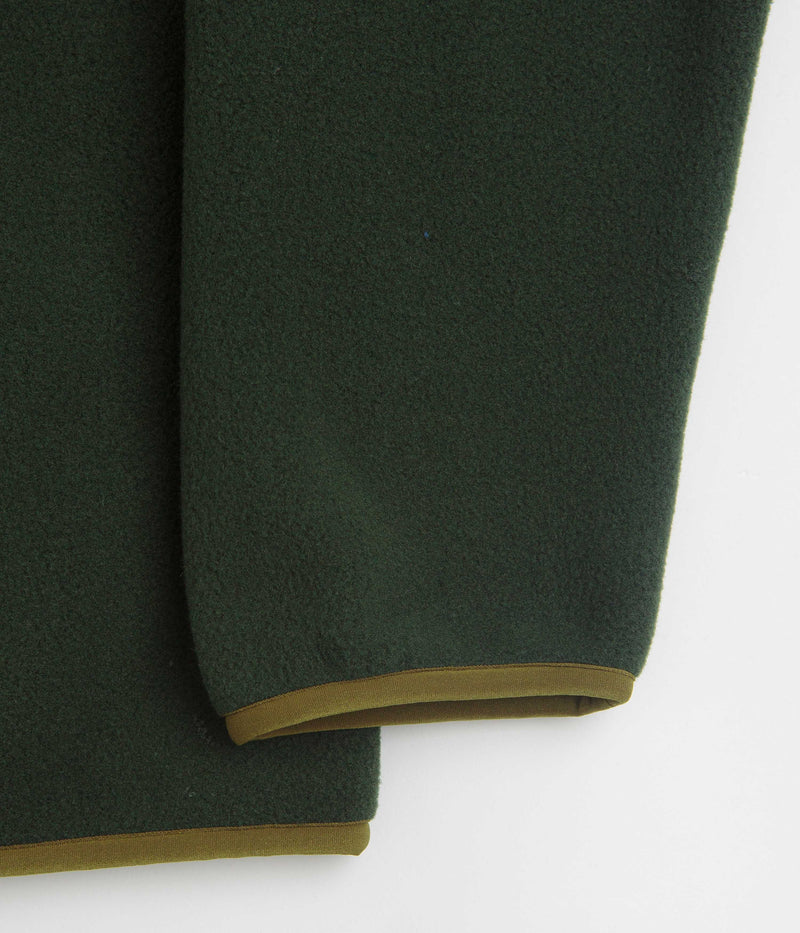 Patagonia Lightweight Synchilla Snap-T Fleece in Old Growth Green