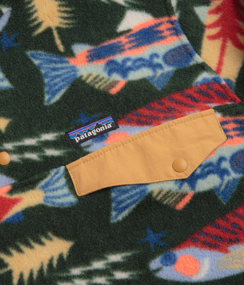 Patagonia Lightweight Synchilla Snap-T Fleece in Salmon Energy: Old Growth Green