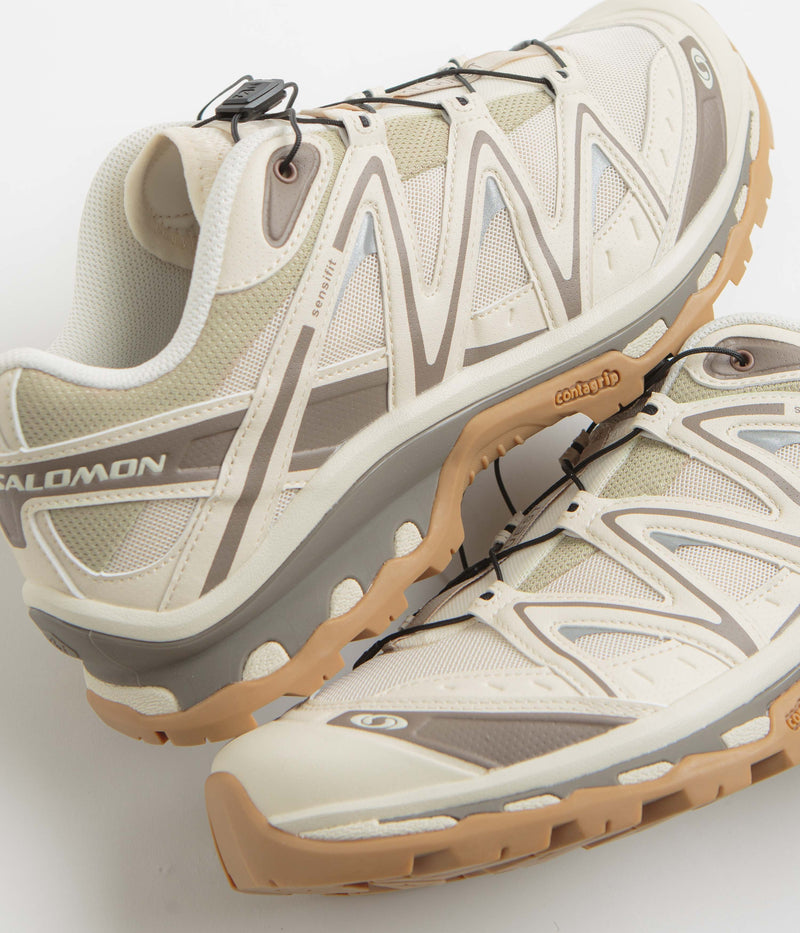 Salomon XT-Quest Shoes in Almond Milk and Falcon / White Pepper
