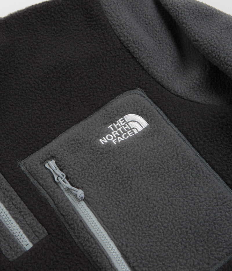 The North Face Yumiori 1/4 Zip Fleece in TNF Black and Asphalt Grey / Monument Grey