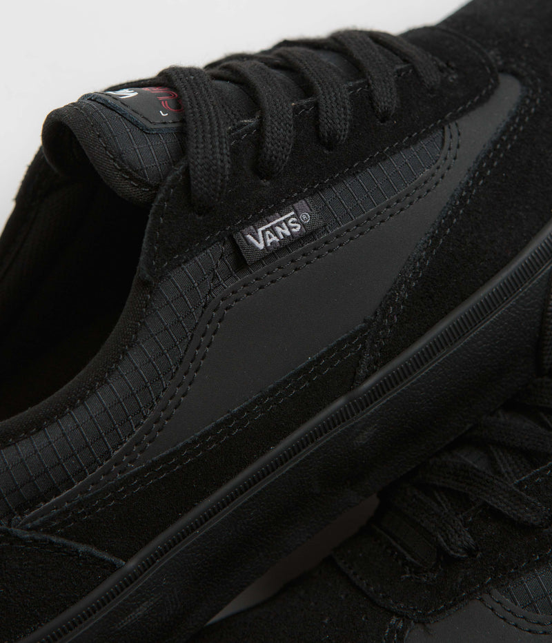Vans Skate Curren Caples Shoes in Black and Black