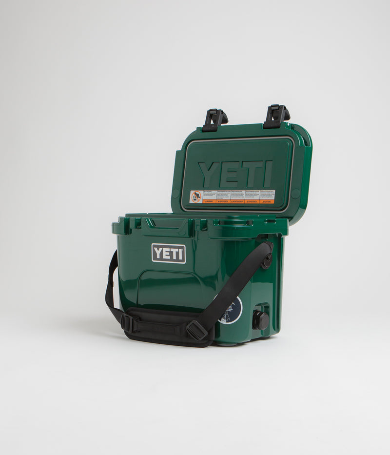 Yeti Roadie 15 Hard Cooler in Black Forest Green